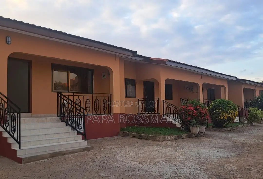 2bdrm Townhouse / Terrace in Regimanuel Balloon, Kwabenya for rent