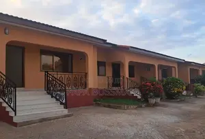 2bdrm Townhouse / Terrace in Regimanuel Balloon, Kwabenya for rent