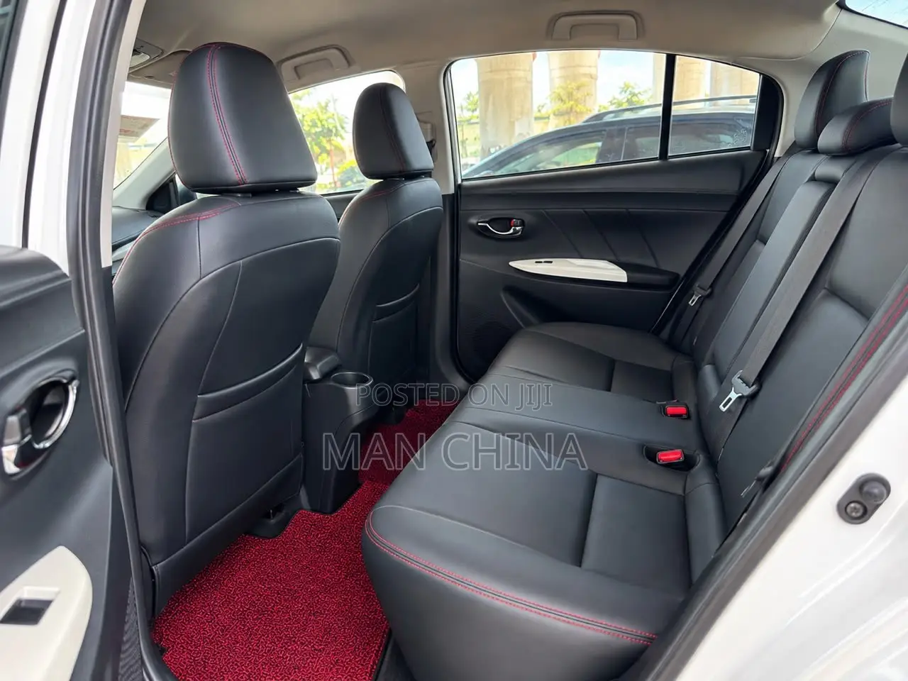 Toyota Yaris L Hatchback 3dr 2015 White