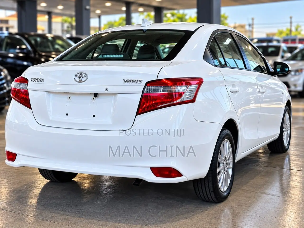 Toyota Yaris L Hatchback 3dr 2015 White