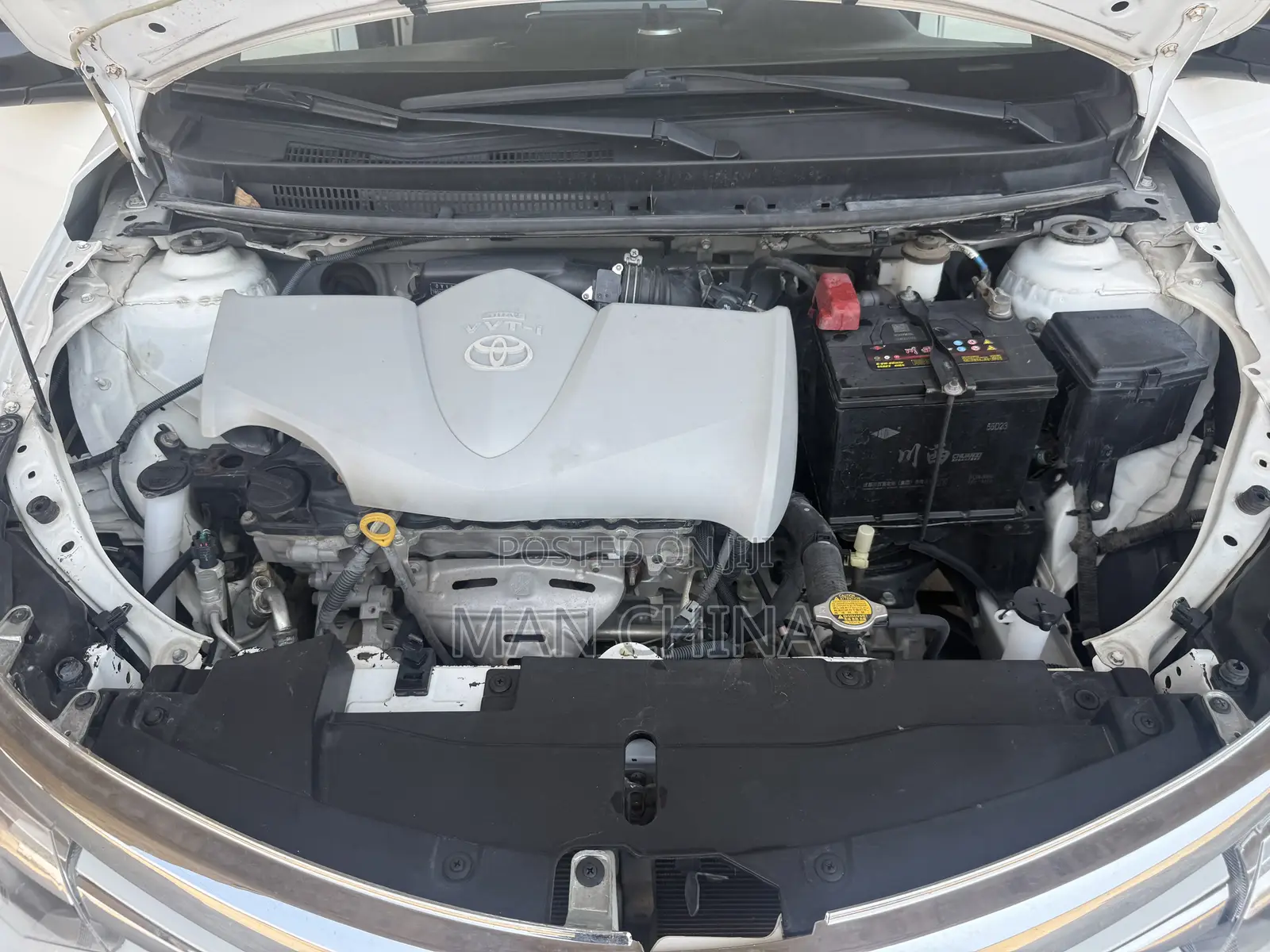 Toyota Yaris L Hatchback 3dr 2015 White
