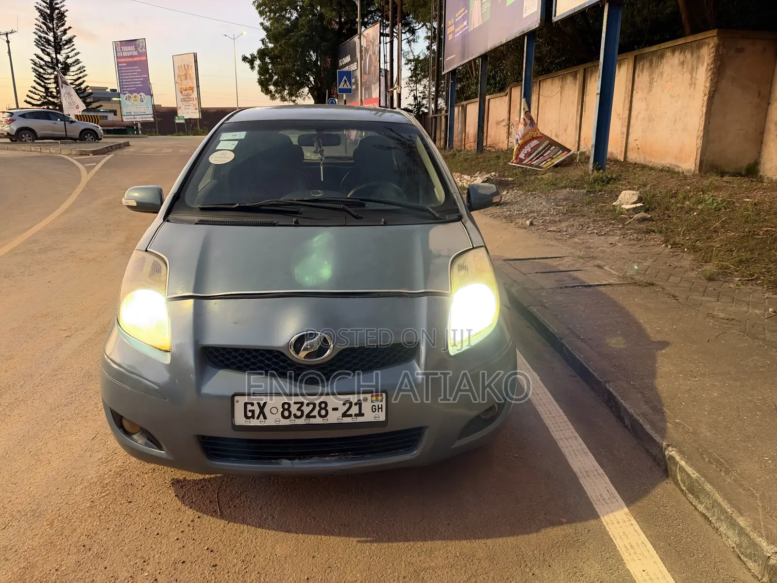 Toyota Vitz 1.0 FWD 3dr 2010 Blue