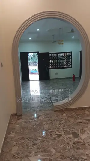 3bdrm Apartment in Ahenema Kokoben, Atwima Kwanwoma for rent