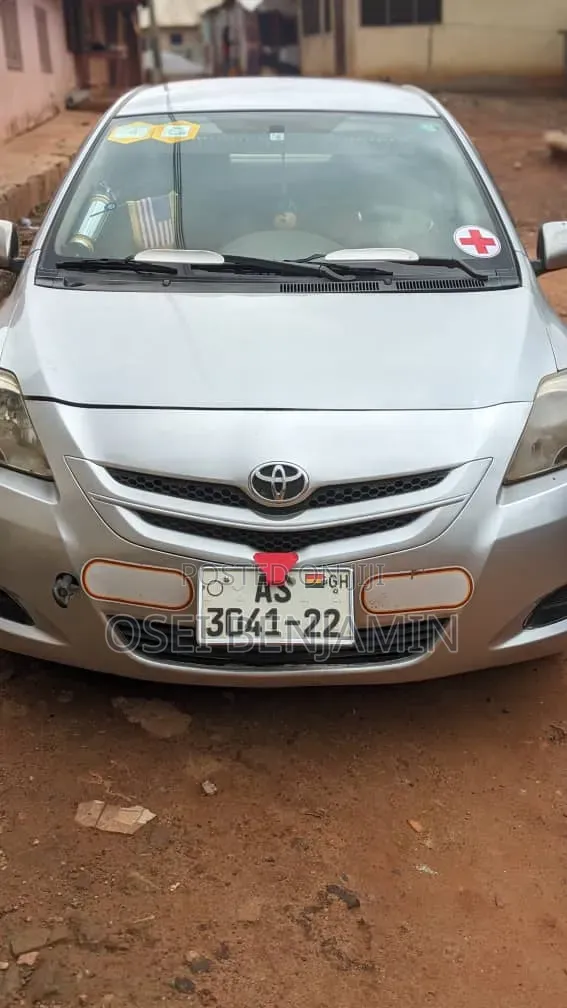 Toyota Belta 2009 Gray