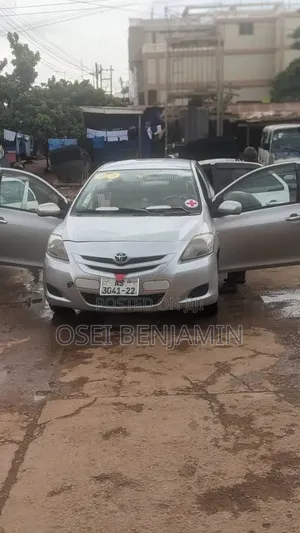 Toyota Belta 2009 Gray