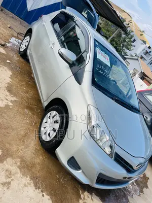 Toyota Vitz 1.3 FWD 3dr 2011 Green