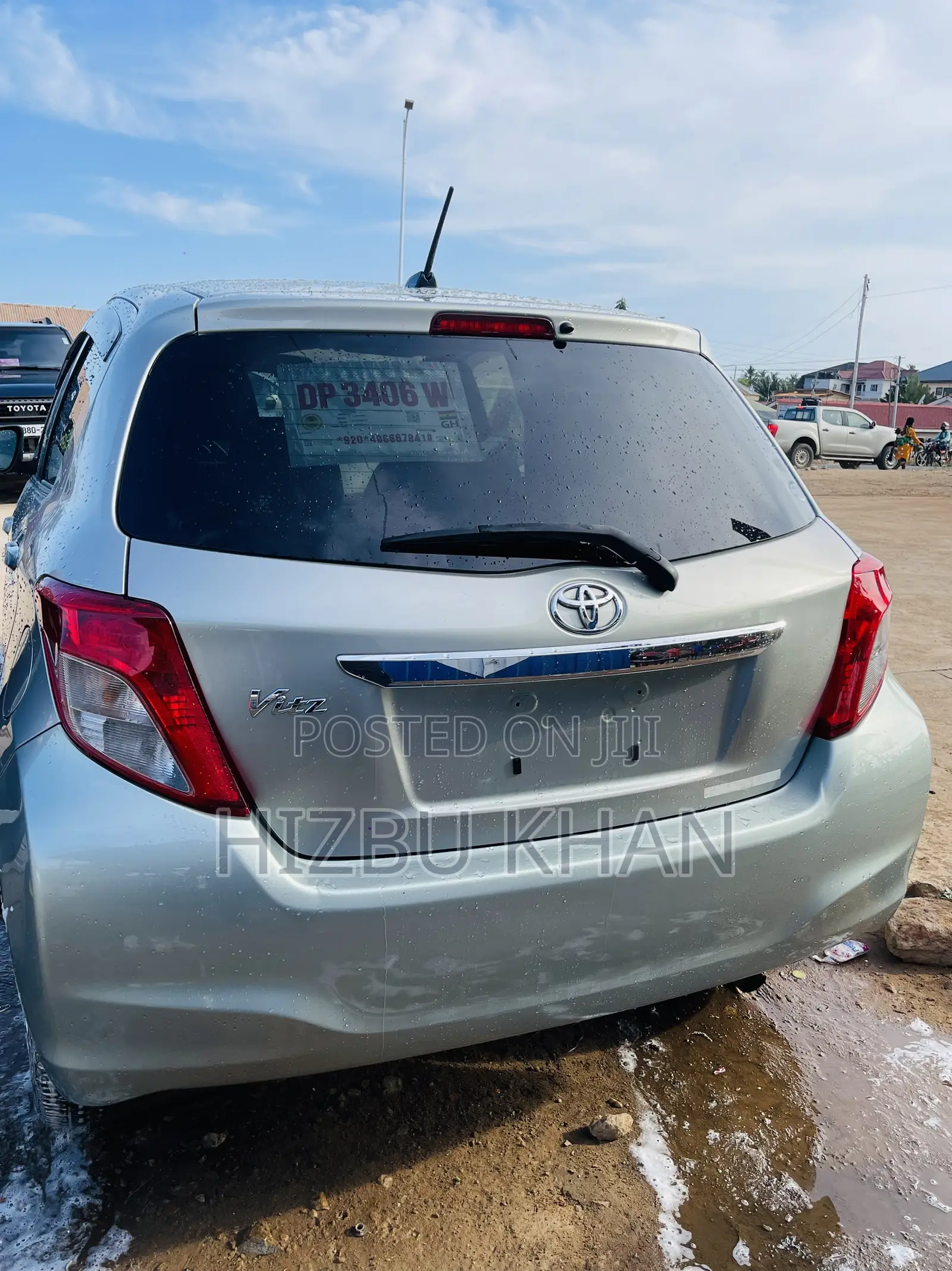 Toyota Vitz 1.3 FWD 3dr 2011 Green