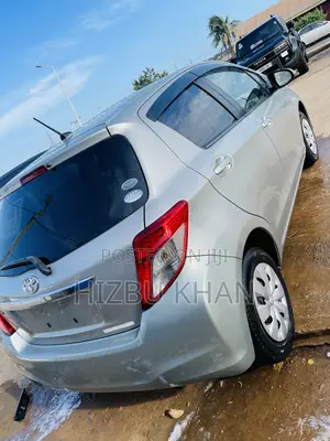 Toyota Vitz 1.3 FWD 3dr 2011 Green