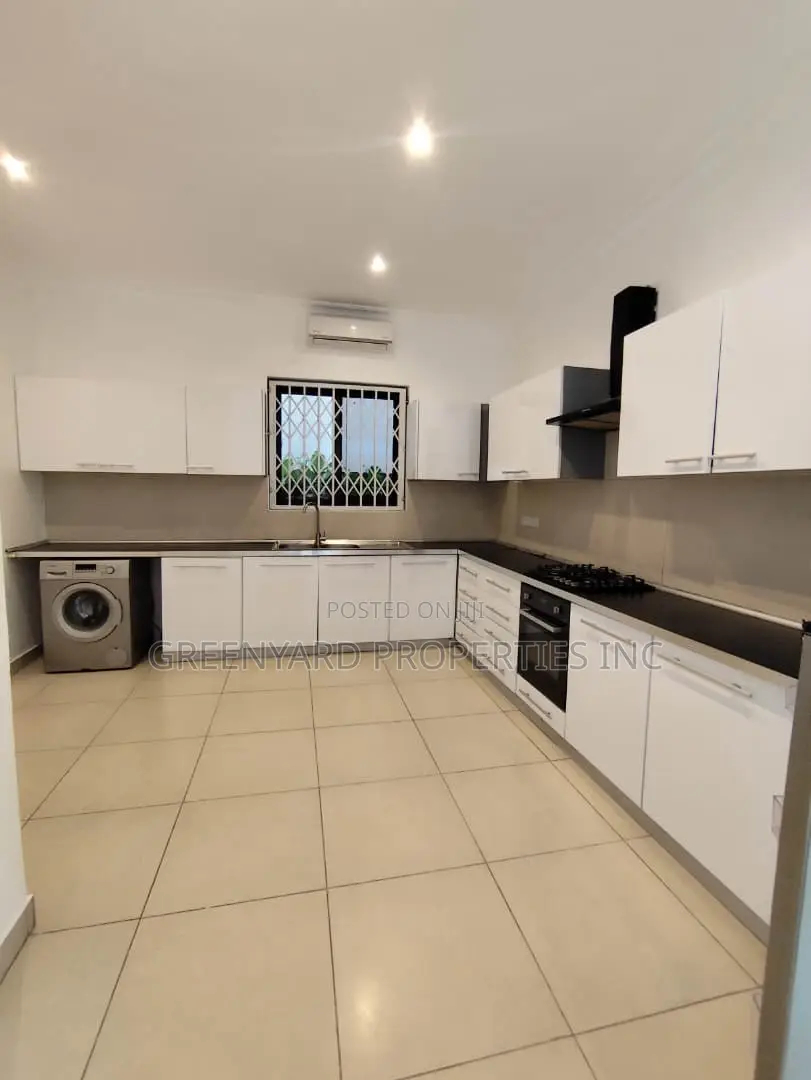 4bdrm House in 🇺🇸 American Hse, East Legon for rent