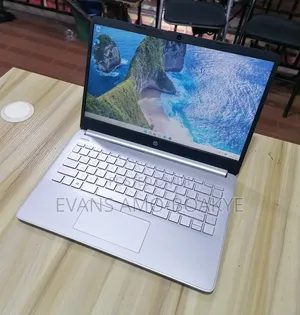 Laptop HP 14-ep0063 8GB AMD SSHD+SSD 250GB