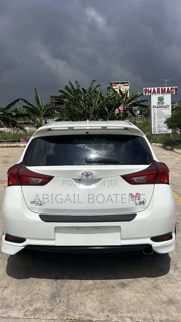 Toyota Corolla 2017 White