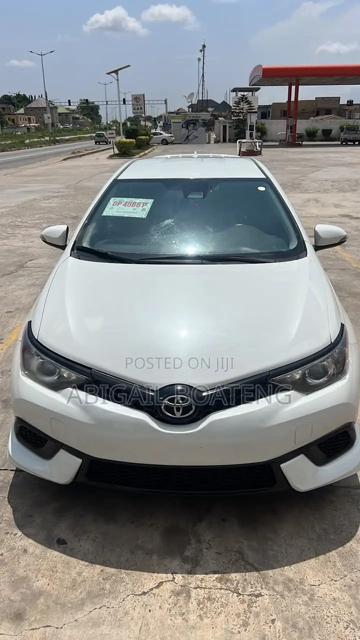 Toyota Corolla 2017 White