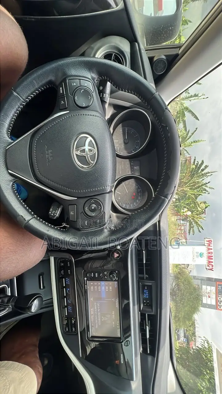Toyota Corolla 2017 White
