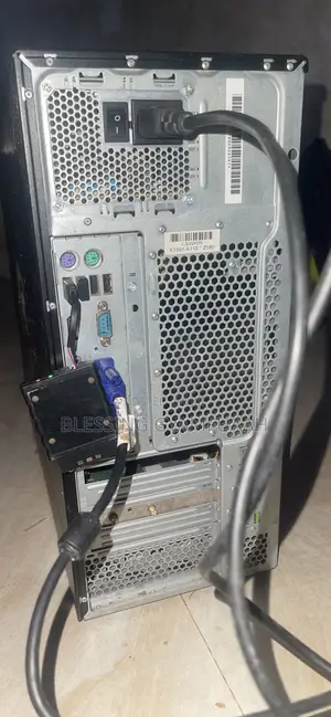 Desktop Computer Fujitsu Esprimo P720 E90+ 8GB Intel Core i5 HDD 500GB