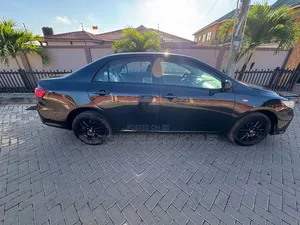 Toyota Corolla LE 4dr Sedan (1.8L 4cyl 4A) 2012 Black