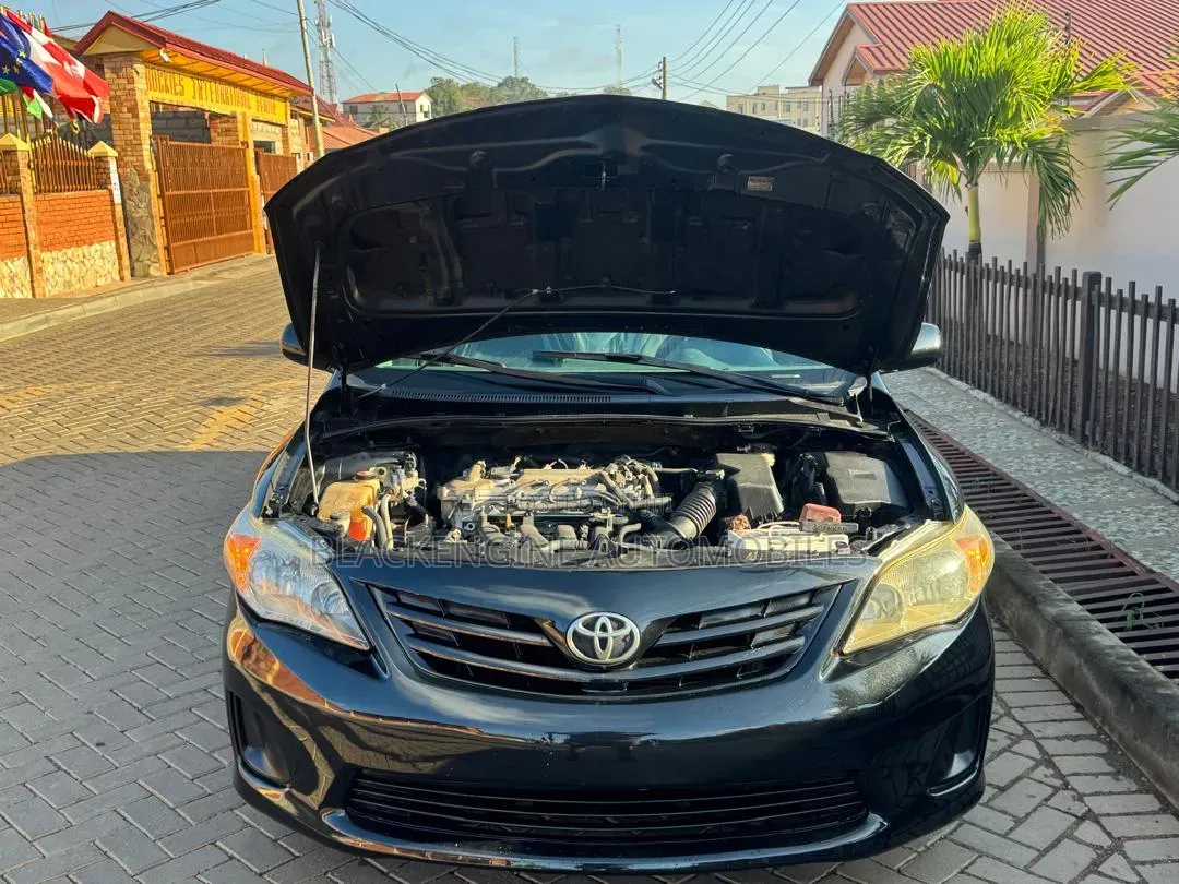 Toyota Corolla LE 4dr Sedan (1.8L 4cyl 4A) 2012 Black