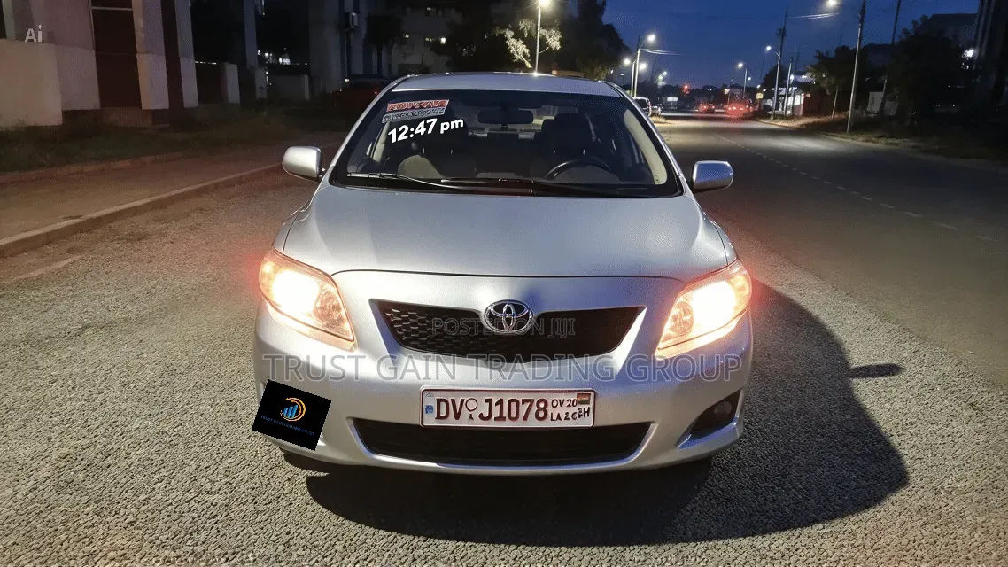 Toyota Corolla LE 4dr Sedan (1.8L 4cyl 4A) 2010 Silver