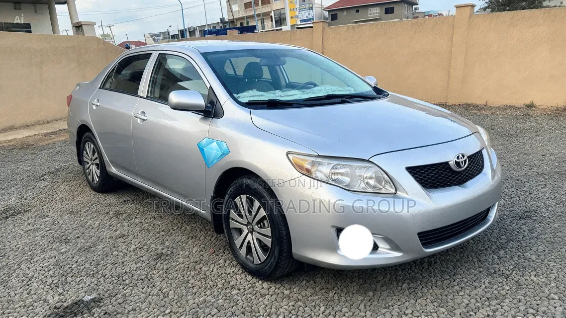 Toyota Corolla LE 4dr Sedan (1.8L 4cyl 4A) 2010 Silver