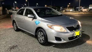 Toyota Corolla LE 4dr Sedan (1.8L 4cyl 4A) 2010 Silver