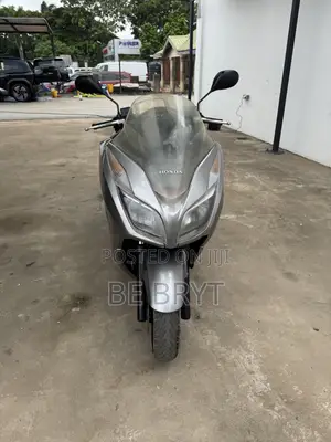 Honda Forza 2016 Gray