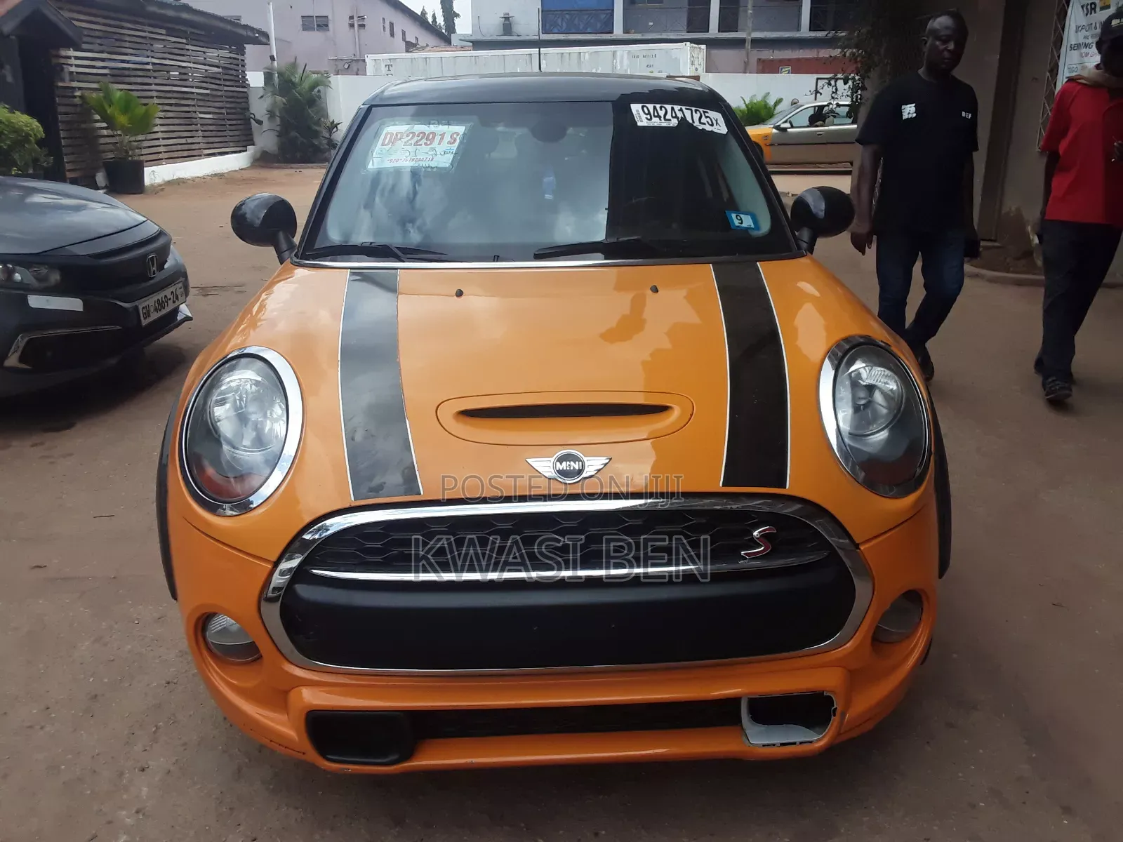 Mini Cooper 2011 Yellow
