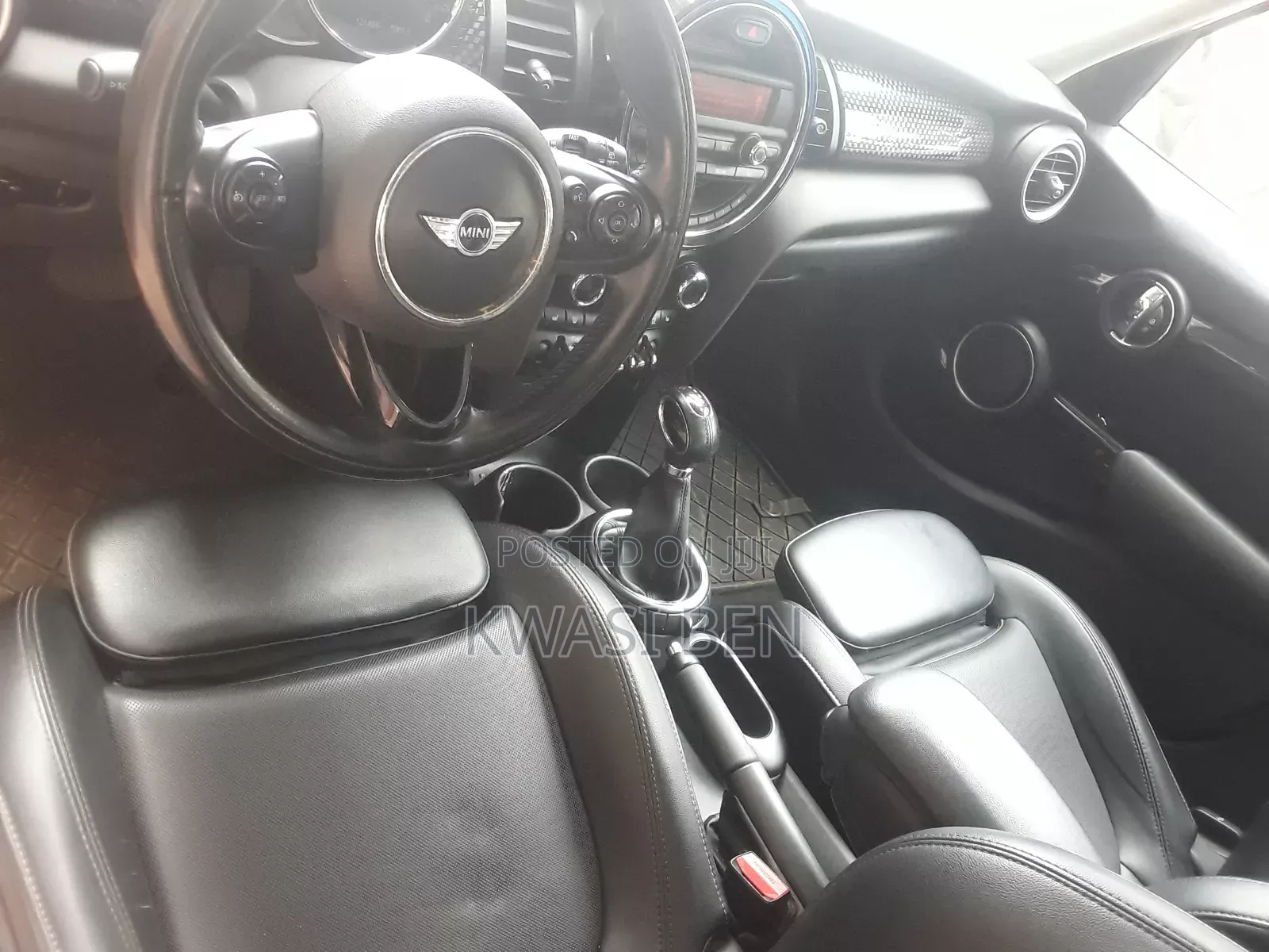 Mini Cooper 2011 Yellow