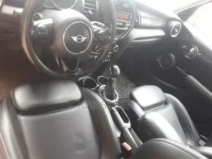 Mini Cooper 2011 Yellow