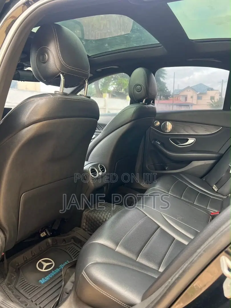 Mercedes-Benz C300 Sport 4Matic Sedan AWD (2.0L 4cyll 7A) 2016 Black
