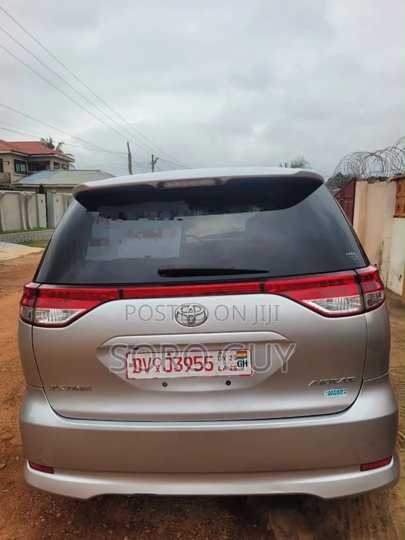 Toyota Estima 2010 Silver