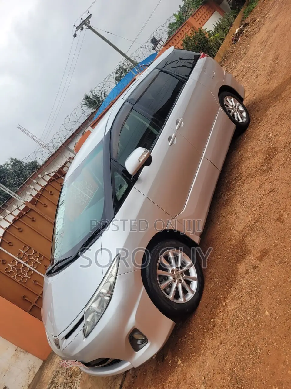 Toyota Estima 2010 Silver