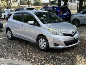 Toyota Vitz 1.5 FWD 5dr 2013 Silver