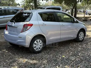 Toyota Vitz 1.5 FWD 5dr 2013 Silver