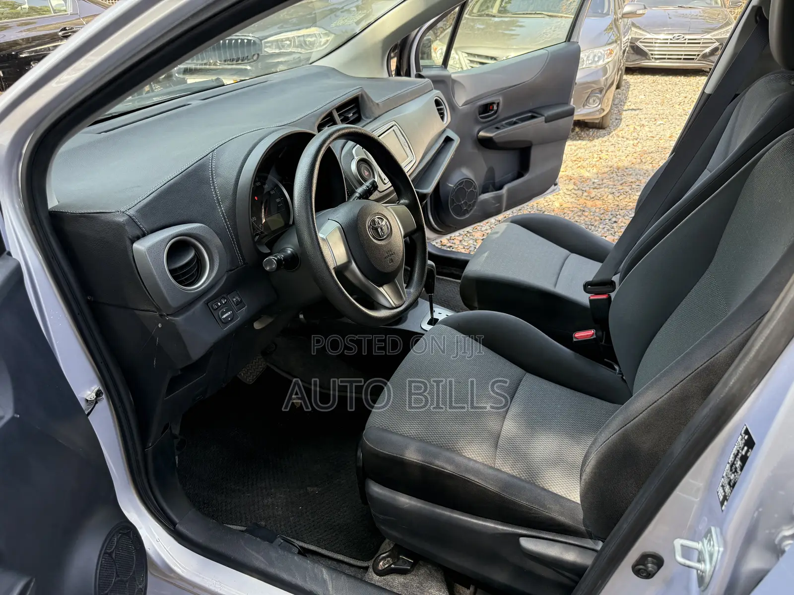Toyota Vitz 1.5 FWD 5dr 2013 Silver
