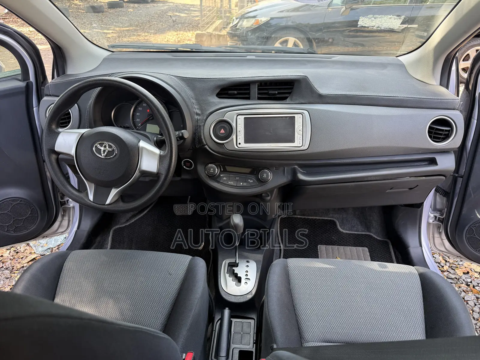 Toyota Vitz 1.5 FWD 5dr 2013 Silver