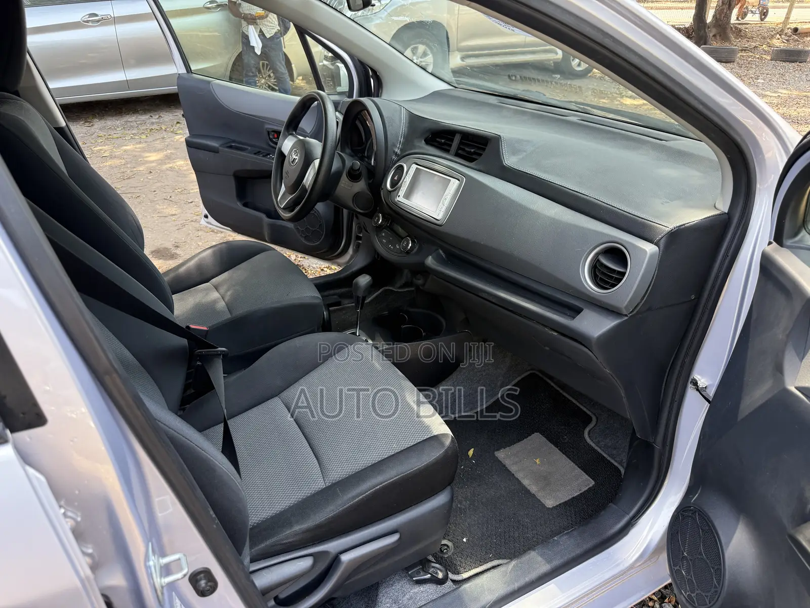 Toyota Vitz 1.5 FWD 5dr 2013 Silver