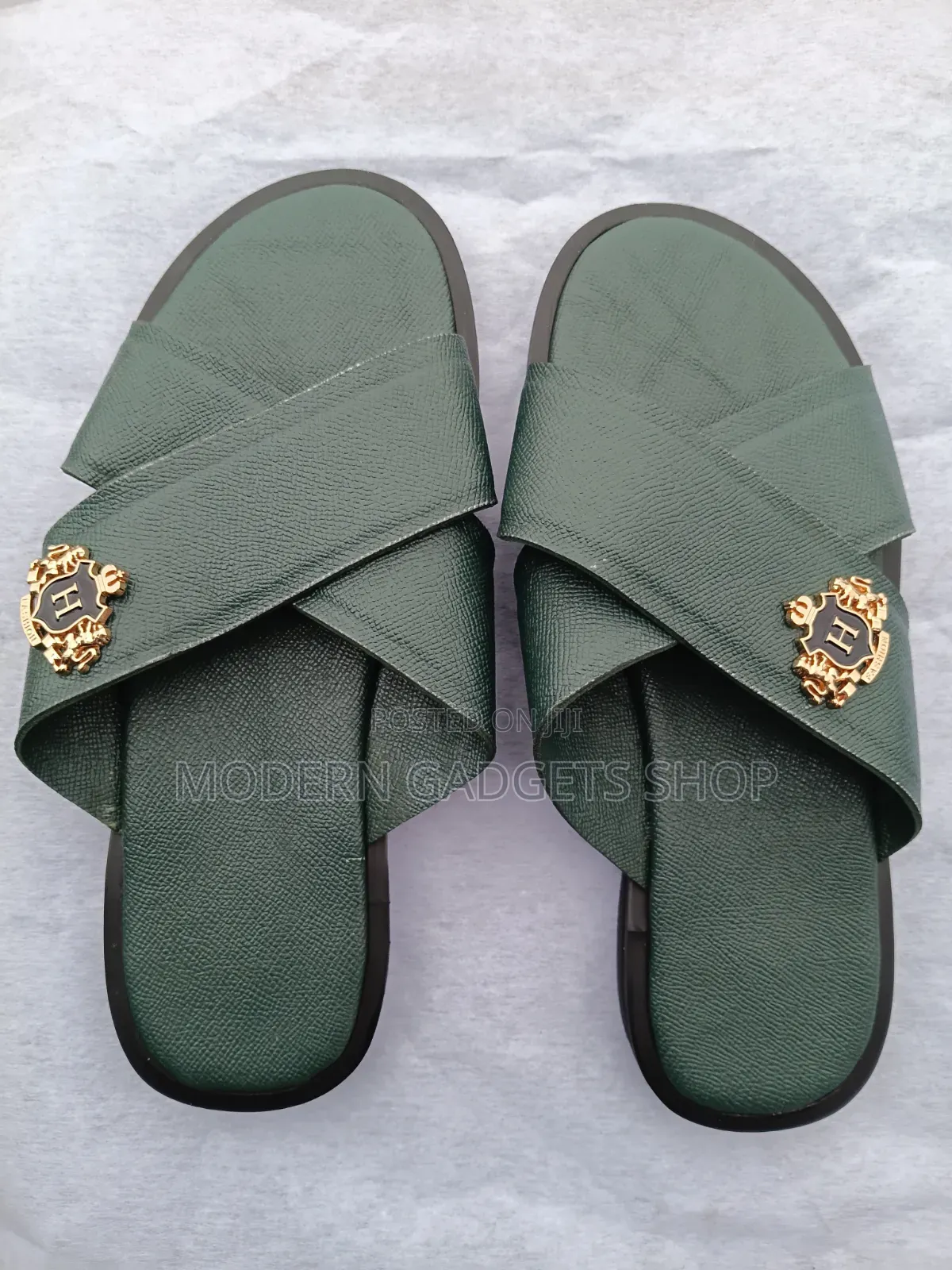 Premium Men’s Cross-Strap Slippers – Stylish Comfortable