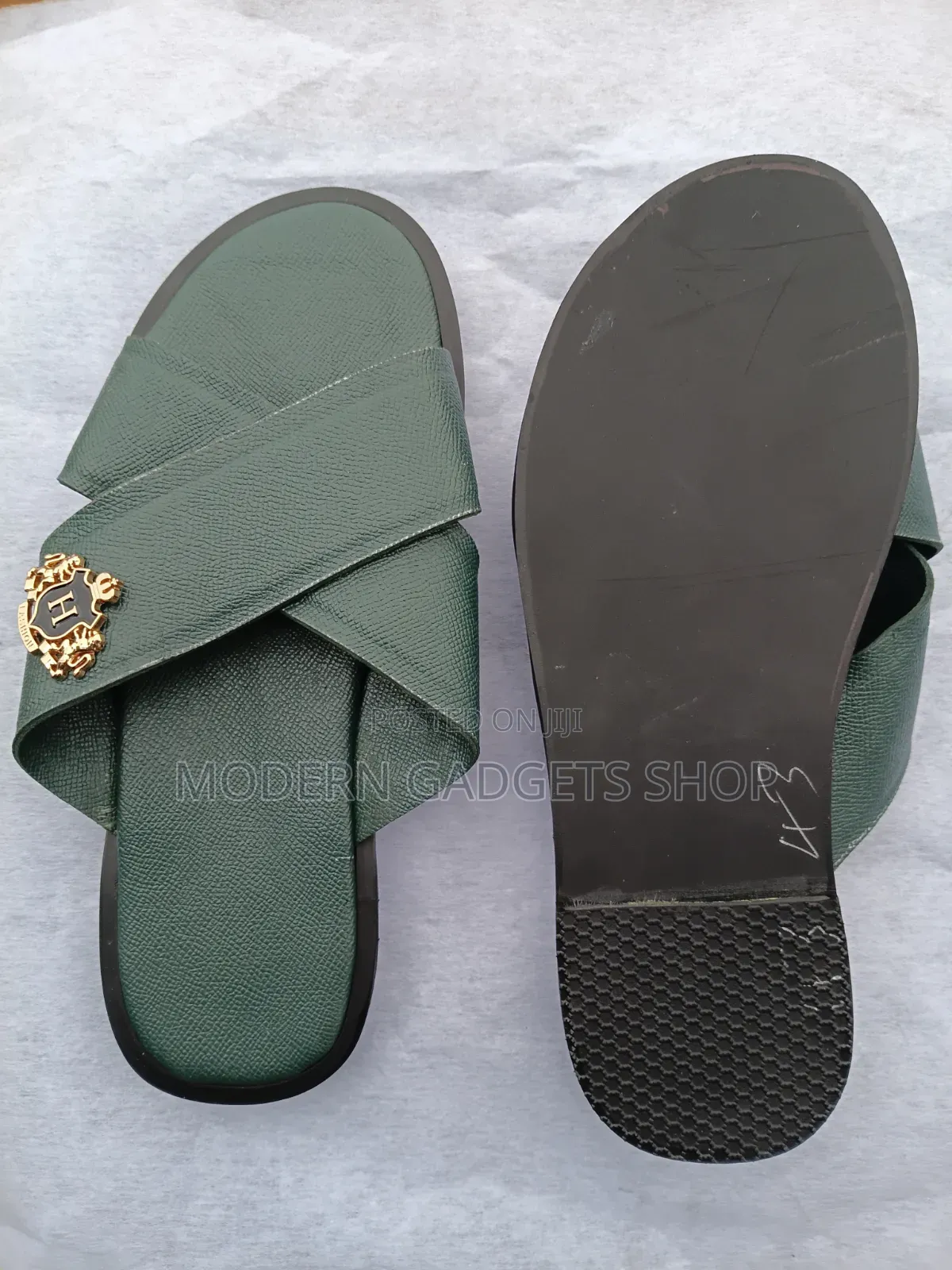 Premium Men’s Cross-Strap Slippers – Stylish Comfortable