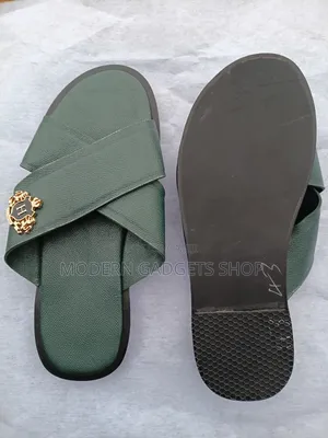 Premium Men’s Cross-Strap Slippers – Stylish Comfortable
