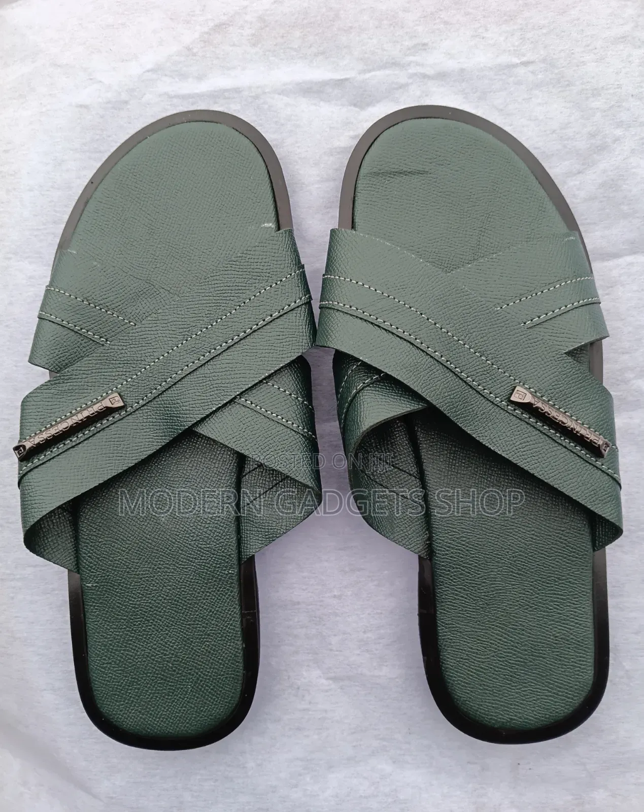 Premium Men’s Cross-Strap Slippers – Stylish Comfortable