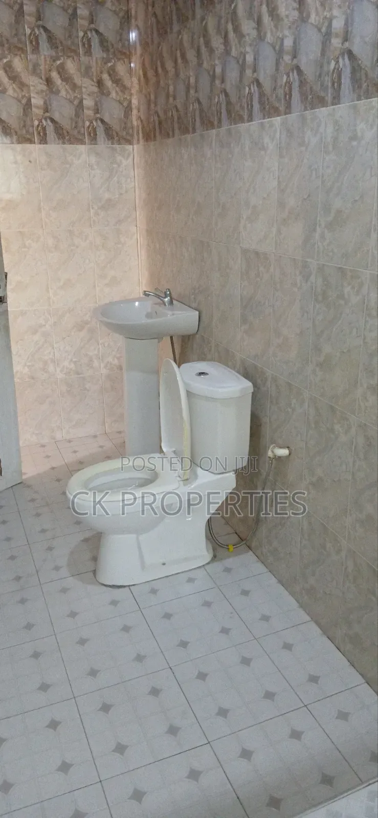 Mini Flat in Parakuo Estate for rent