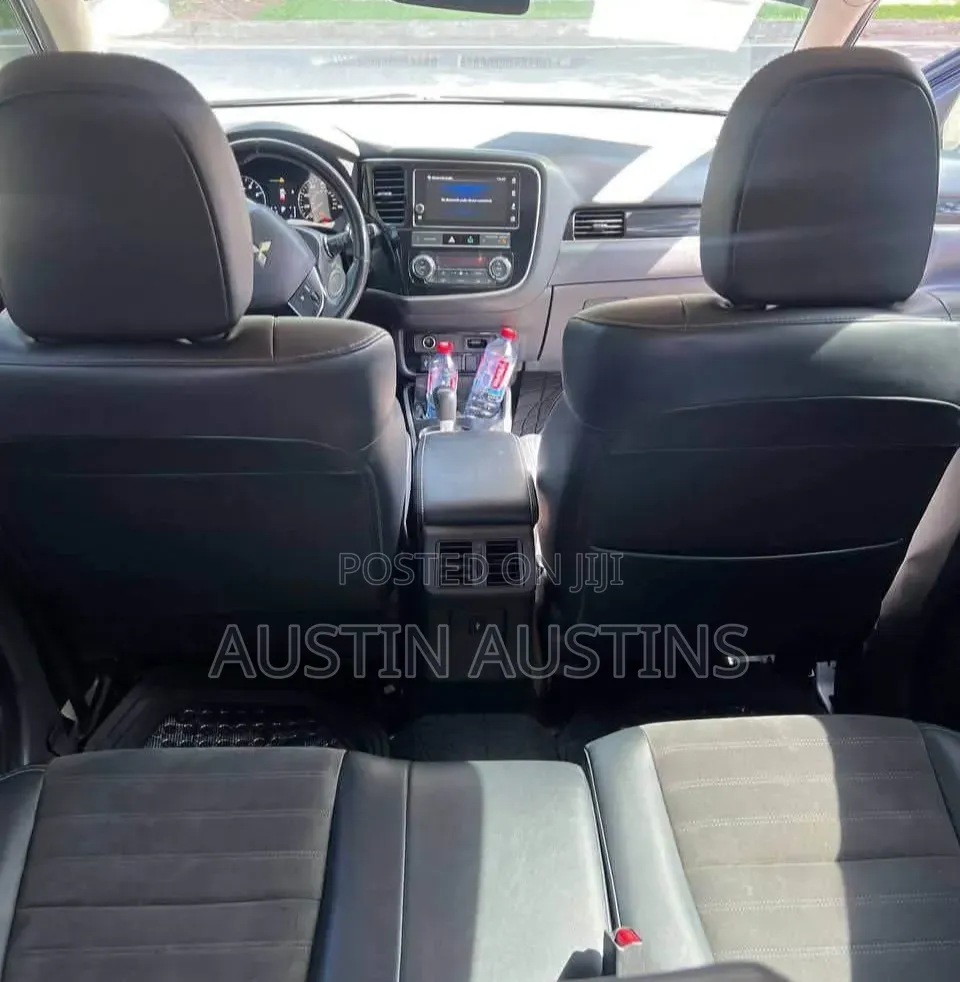 Mitsubishi Outlander 2018 Blue