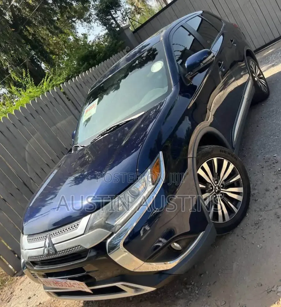 Mitsubishi Outlander 2018 Blue