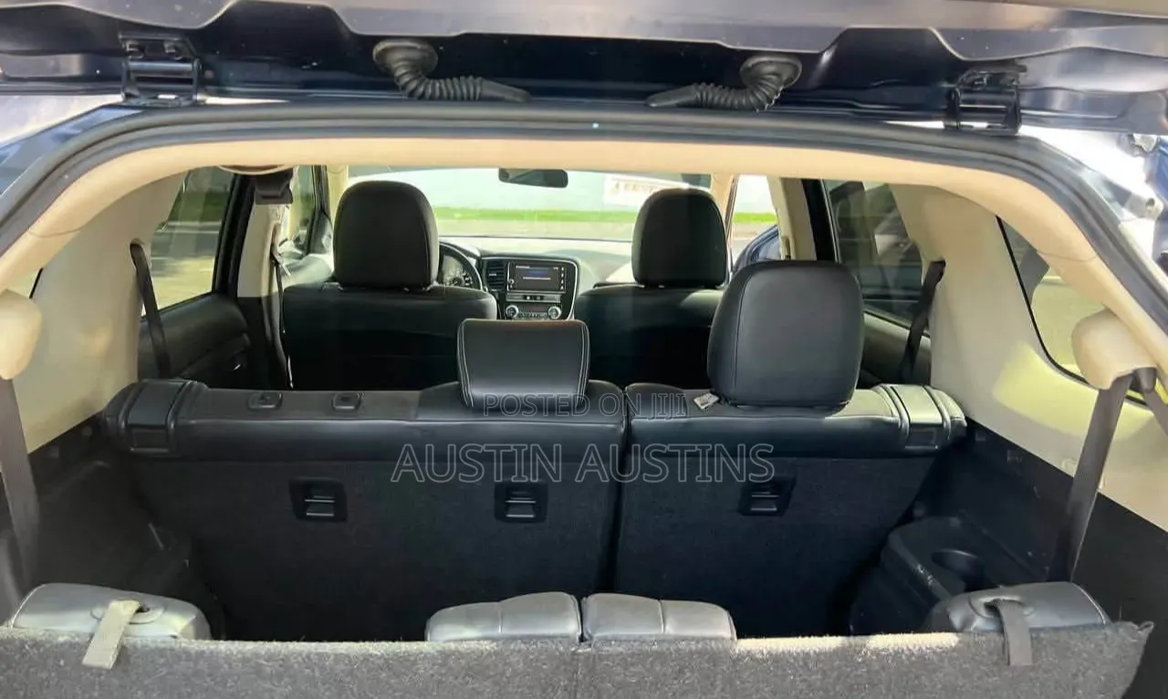 Mitsubishi Outlander 2018 Blue