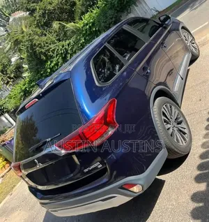 Mitsubishi Outlander 2018 Blue