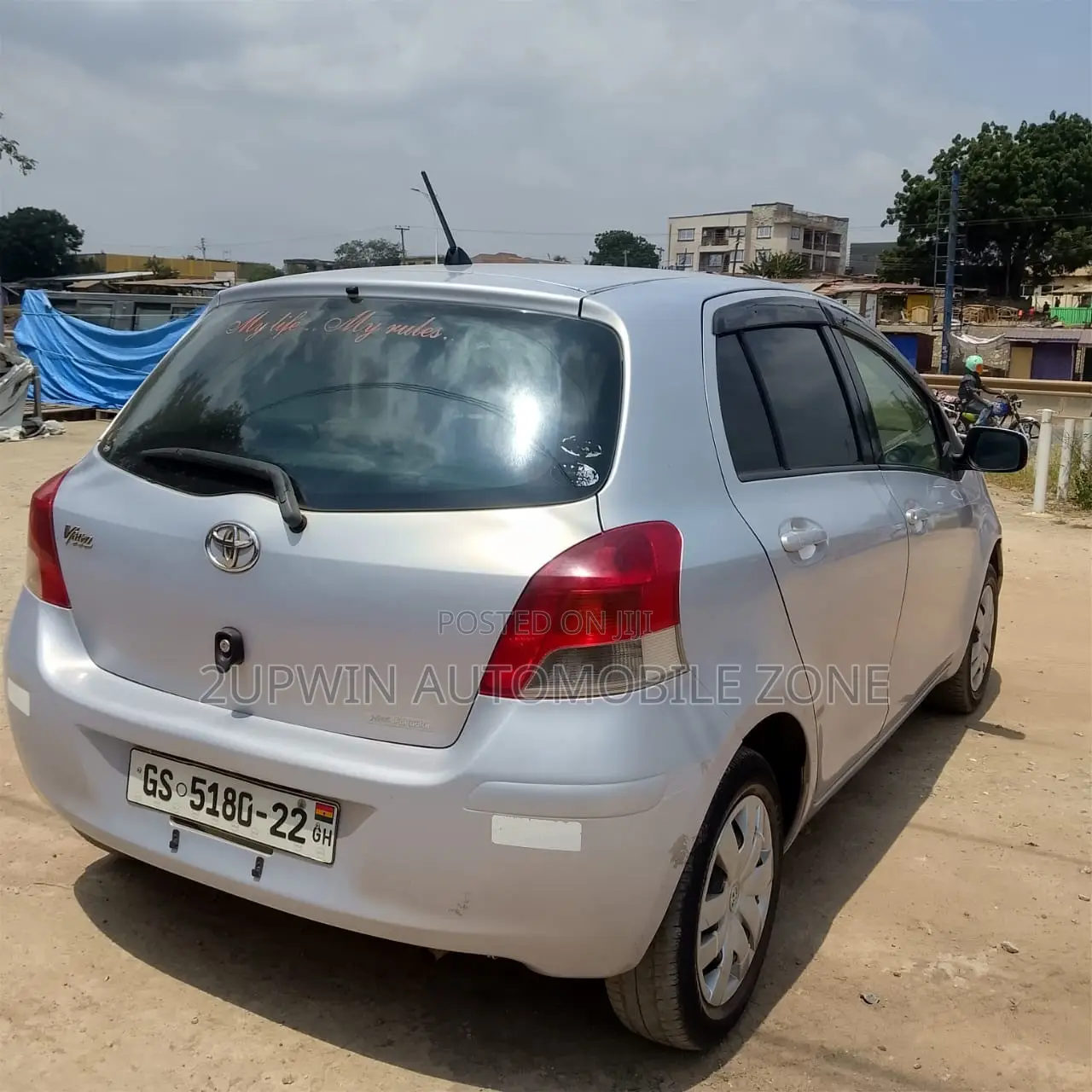 Toyota Vitz 2010 Silver