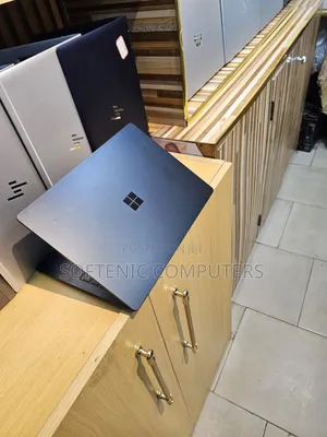 Laptop Microsoft Surface Laptop 8GB Intel Core i5 SSD 256GB
