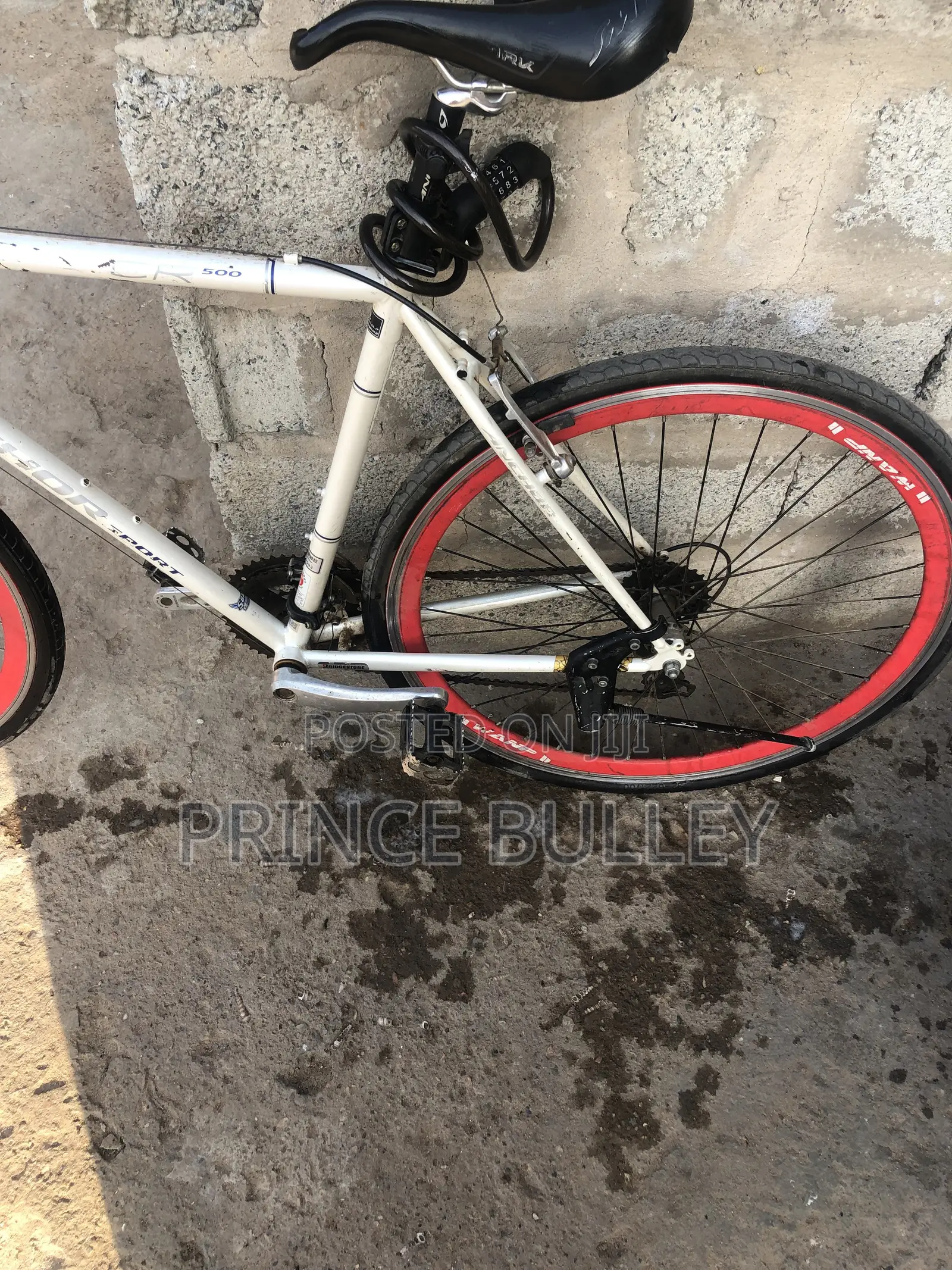 Racer Bike With Powerful Gears