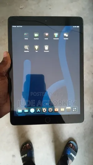 Apple iPad 10.2 (2019) 32 GB Gray