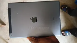Apple iPad 10.2 (2019) 32 GB Gray