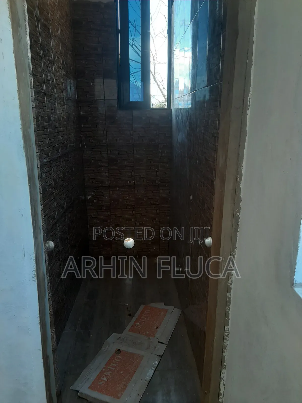1bdrm Apartment in Ahin, Oxford Street for rent